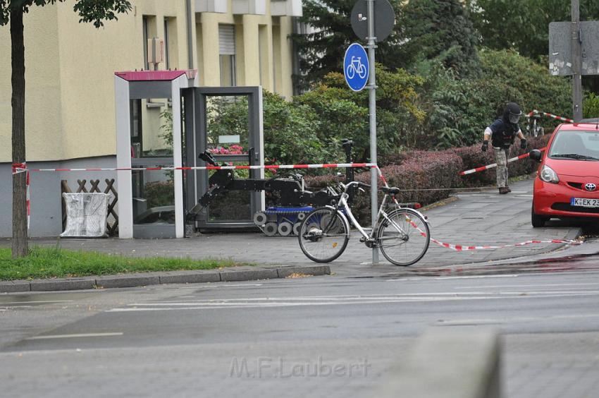 Kofferbombe entschaerft Koeln Graeffstr Subbelratherstr P080.JPG